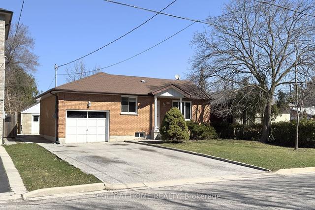 178 Codsell Ave, House detached with 3 bedrooms, 3 bathrooms and 5 parking in Toronto ON | Image 12