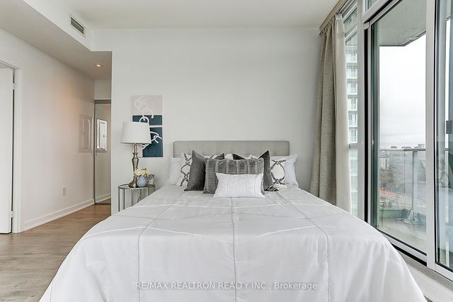 2111 - 29 Singer Crt, Condo with 2 bedrooms, 2 bathrooms and 1 parking in Toronto ON | Image 17
