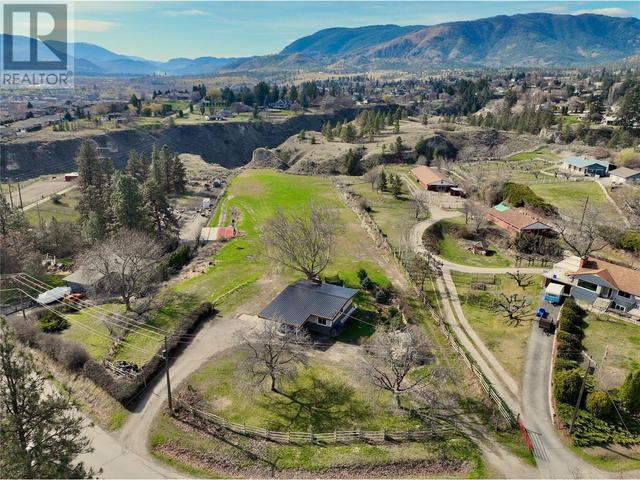 303 Hyslop Drive, House detached with 3 bedrooms, 1 bathrooms and null parking in Okanagan Similkameen F BC | Image 2