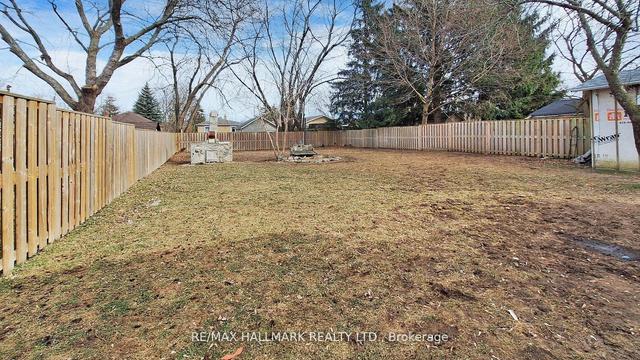 93 Poplar Rd, House detached with 2 bedrooms, 2 bathrooms and 4 parking in Toronto ON | Image 18