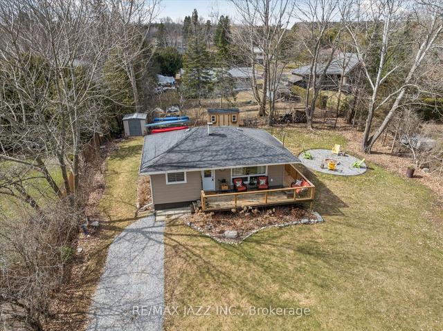 231 Lakeshore Dr, House detached with 2 bedrooms, 1 bathrooms and 10 parking in Kawartha Lakes ON | Image 18