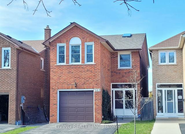 989 Whispering Wood Dr, House detached with 3 bedrooms, 3 bathrooms and 3 parking in Mississauga ON | Image 1