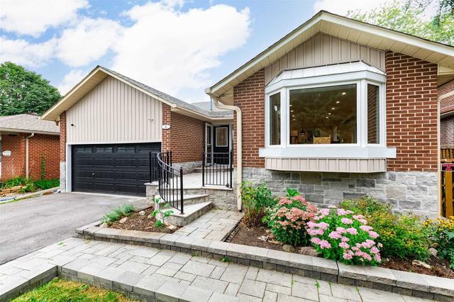 20 Portland Cres, House detached with 4 bedrooms, 3 bathrooms and 6 parking in Newmarket ON | Image 34