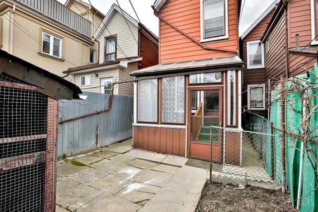 157 St Clarens Ave, House detached with 3 bedrooms, 2 bathrooms and 1 parking in Toronto ON | Image 28