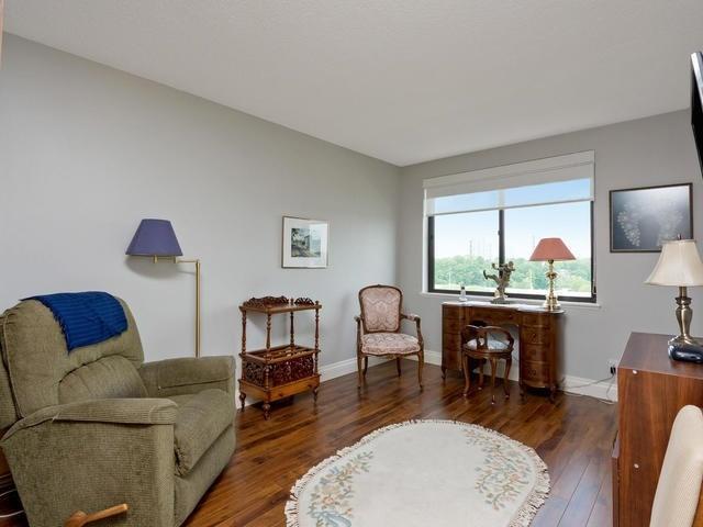 1001 - 100 Lakeshore Rd E, Condo with 2 bedrooms, 2 bathrooms and 2 parking in Oakville ON | Image 18