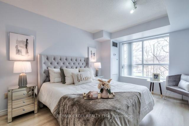 208 - 39 Pemberton Ave, Condo with 2 bedrooms, 2 bathrooms and 1 parking in Toronto ON | Image 11