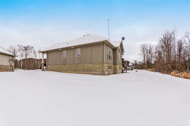 30 Rosedale Tr, House detached with 2 bedrooms, 3 bathrooms and 6 parking in Kawartha Lakes ON | Image 17