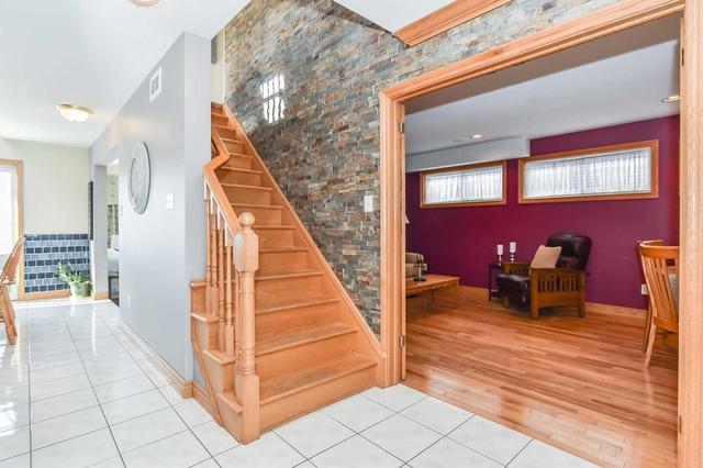 149 Milson Cres, House detached with 5 bedrooms, 3 bathrooms and 4 parking in Guelph ON | Image 2
