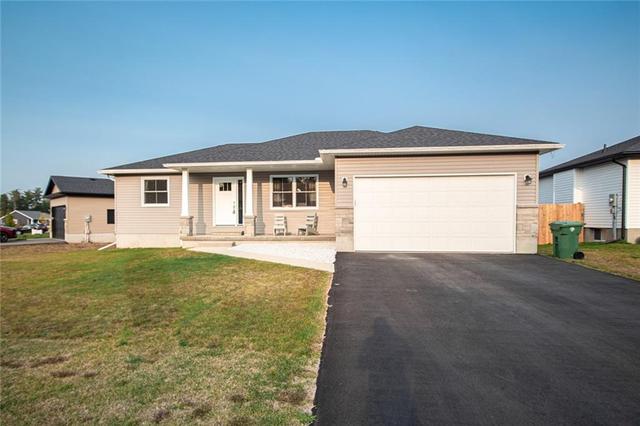 33 Terrance Drive, House detached with 3 bedrooms, 2 bathrooms and 4 parking in Petawawa ON | Image 22