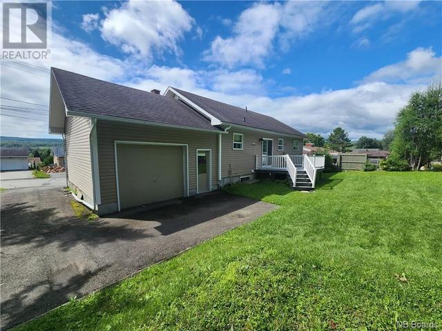 233 Bellevue Street, House detached with 3 bedrooms, 2 bathrooms and null parking in Edmundston NB | Image 46