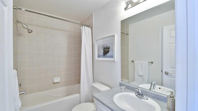 87 Wilkes Cres, House attached with 3 bedrooms, 4 bathrooms and 3 parking in Toronto ON | Image 15