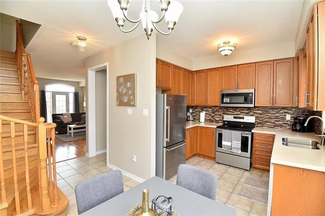 7157 Triumph Lane, House attached with 3 bedrooms, 2 bathrooms and 1 parking in Mississauga ON | Image 14