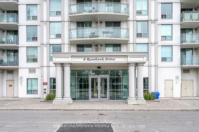 8m - 8 Rosebank Dr, Condo with 3 bedrooms, 2 bathrooms and 1 parking in Toronto ON | Image 12