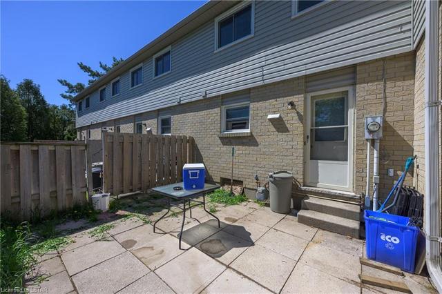 39 - 101 Highview Avenue E, House attached with 3 bedrooms, 1 bathrooms and null parking in London ON | Image 6