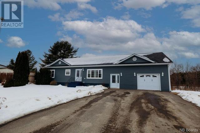 41 Kinney Road, House detached with 4 bedrooms, 2 bathrooms and null parking in Wakefield NB | Image 2