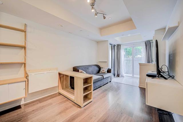 11 - 140 Long Branch Ave, Townhouse with 1 bedrooms, 1 bathrooms and 1 parking in Toronto ON | Image 2