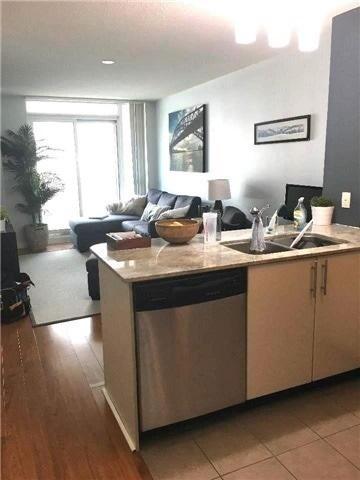 1004 - 18 Harbour St, Condo with 1 bedrooms, 1 bathrooms and 1 parking in Toronto ON | Image 3
