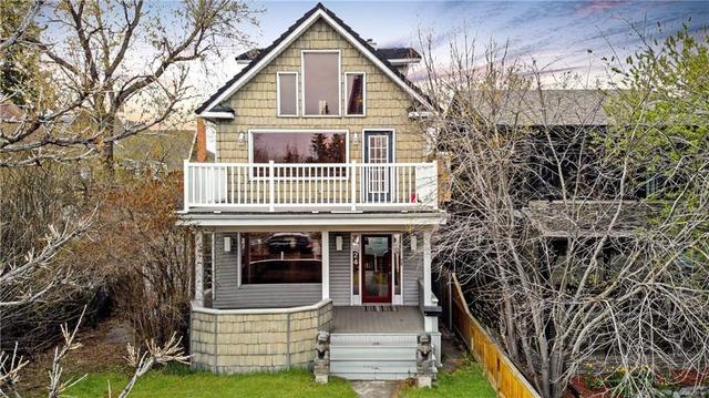 1224 Memorial Drive Nw, House detached with 4 bedrooms, 3 bathrooms and 3 parking in Calgary AB | Card Image