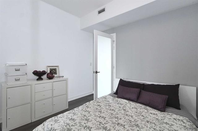 612 - 225 Sackville St, Condo with 1 bedrooms, 1 bathrooms and 1 parking in Toronto ON | Image 3