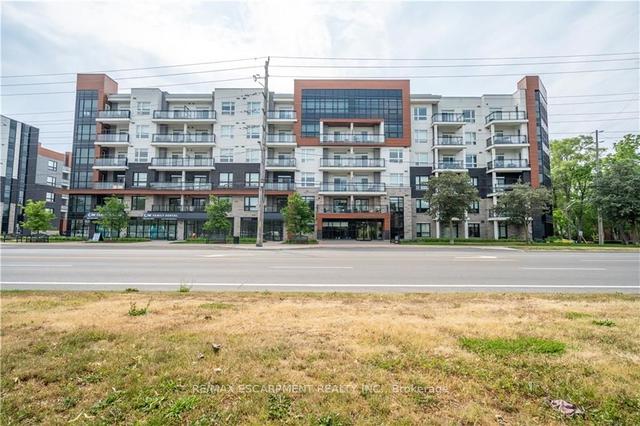 102 - 320 Plains Rd E, Condo with 1 bedrooms, 1 bathrooms and 2 parking in Burlington ON | Image 1