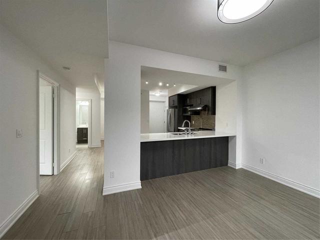 802 - 38 Cedarland Dr, Condo with 2 bedrooms, 2 bathrooms and 1 parking in Markham ON | Image 19