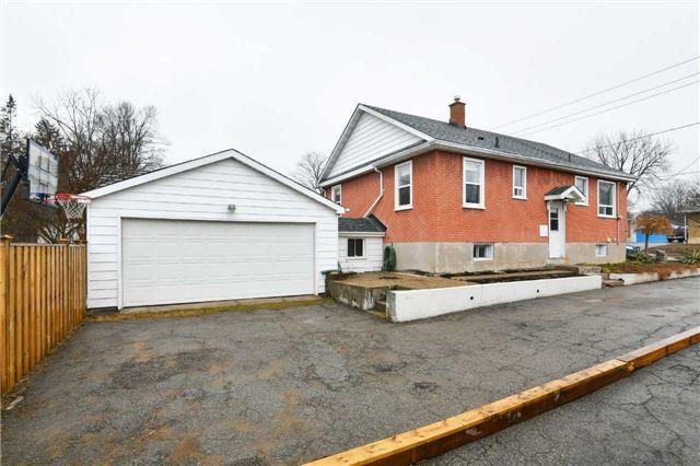 80 Eccles St N, House detached with 3 bedrooms, 2 bathrooms and 3 parking in Barrie ON | Image 2