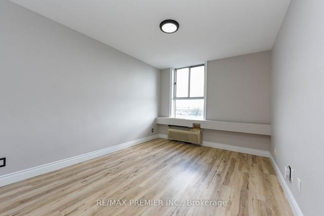 516 - 2835 Islington Ave, Condo with 3 bedrooms, 2 bathrooms and 1 parking in Toronto ON | Image 18