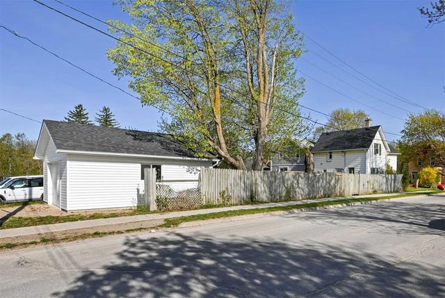 402 Main St E, House detached with 3 bedrooms, 2 bathrooms and 3 parking in Shelburne ON | Image 20