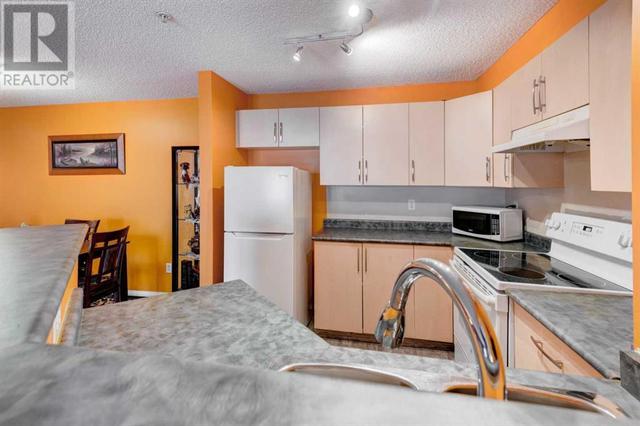 4214, - 4975 130 Avenue Se, Condo with 2 bedrooms, 2 bathrooms and 1 parking in Calgary AB | Image 6