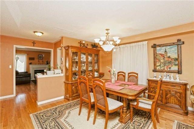 64 Upper Highlands Dr, House detached with 3 bedrooms, 4 bathrooms and 3 parking in Brampton ON | Image 3