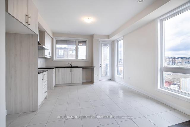 120 Stauffer Cres, House attached with 3 bedrooms, 4 bathrooms and 5 parking in Markham ON | Image 7