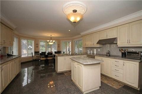 31 Kingsnorth Blvd, House detached with 4 bedrooms, 4 bathrooms and 6 parking in Vaughan ON | Image 14