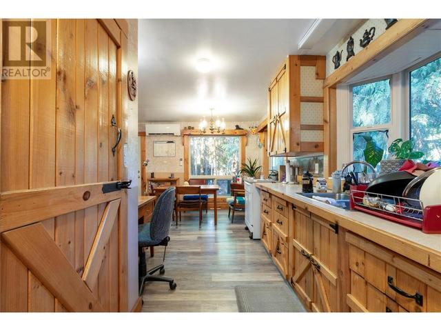 1289 Imai Road, House detached with 1 bedrooms, 1 bathrooms and null parking in Columbia Shuswap F BC | Image 4
