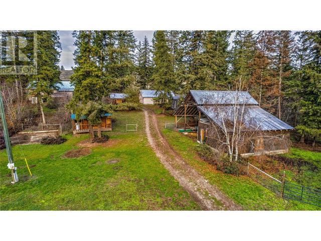 11 Gardom Lake Road, House detached with 2 bedrooms, 2 bathrooms and null parking in North Okanagan F BC | Image 28