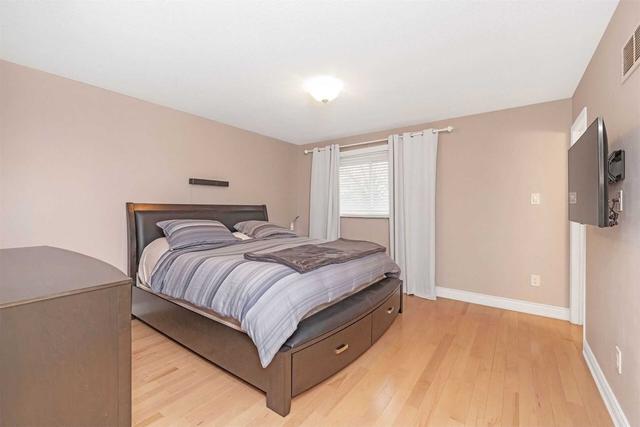 15 Murdoch Dr, House detached with 3 bedrooms, 4 bathrooms and 6 parking in Brampton ON | Image 16