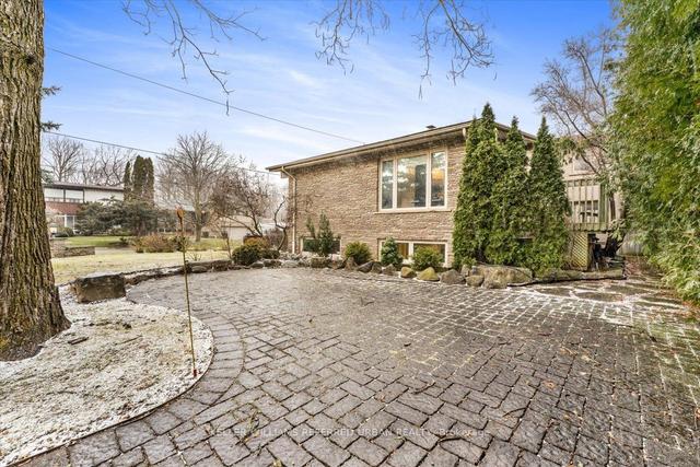 51 Blue Forest Dr, House detached with 5 bedrooms, 3 bathrooms and 7 parking in Toronto ON | Image 34