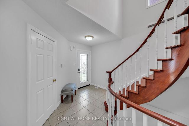 39 St.Thomas St, House detached with 4 bedrooms, 4 bathrooms and 4 parking in Whitby ON | Image 5