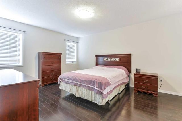 501 Mcferran Cres, House attached with 4 bedrooms, 3 bathrooms and 1 parking in Milton ON | Image 11