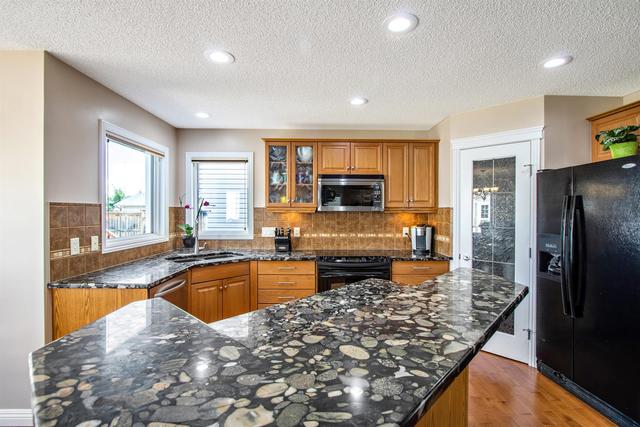 228 Prestwick Point Se, House detached with 4 bedrooms, 2 bathrooms and 2 parking in Calgary AB | Image 9