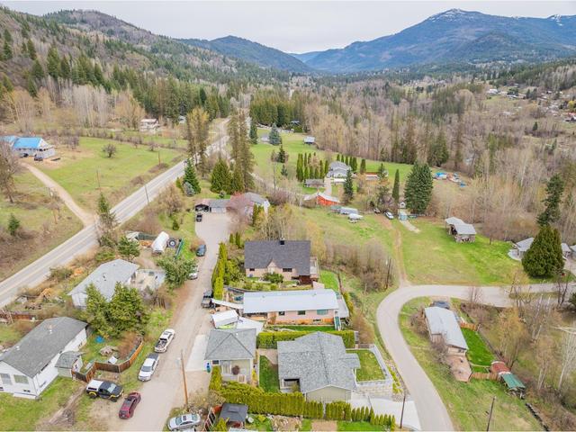 1222 Fox Road, House detached with 3 bedrooms, 2 bathrooms and null parking in Kootenay Boundary A BC | Image 60
