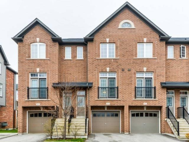 965 Reimer Common Dr, House attached with 4 bedrooms, 2 bathrooms and 1 parking in Burlington ON | Image 1