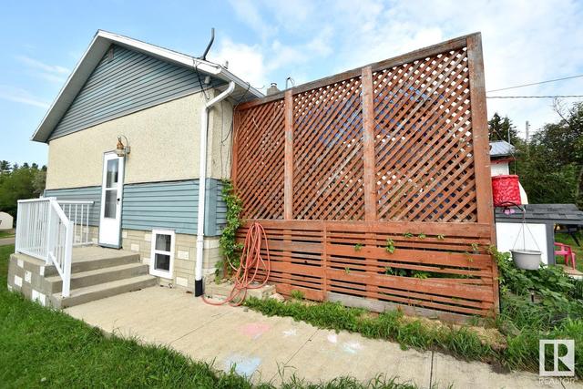 4813 51 Av, House detached with 3 bedrooms, 1 bathrooms and null parking in Kitscoty AB | Image 21