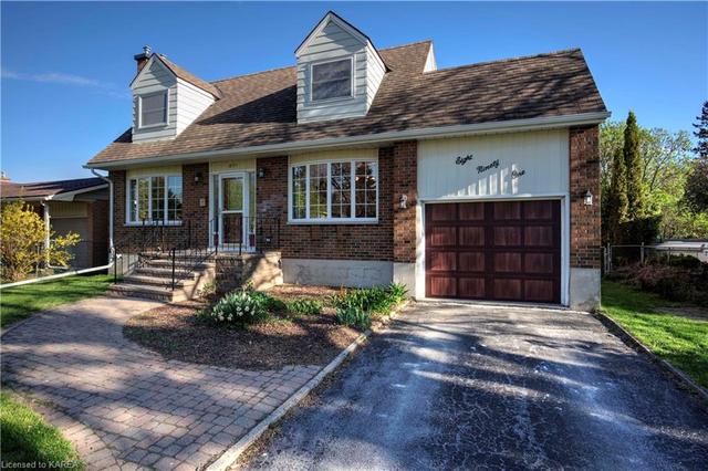 891 Everitt Avenue, House detached with 3 bedrooms, 1 bathrooms and 4 parking in Kingston ON | Card Image
