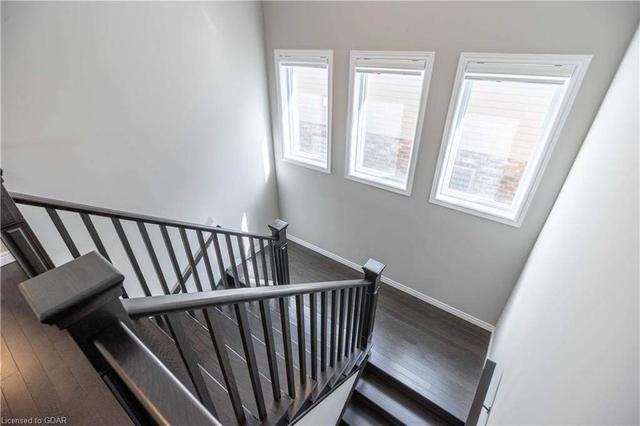 219 Ambrous Cres, House detached with 4 bedrooms, 5 bathrooms and 4 parking in Guelph ON | Image 17