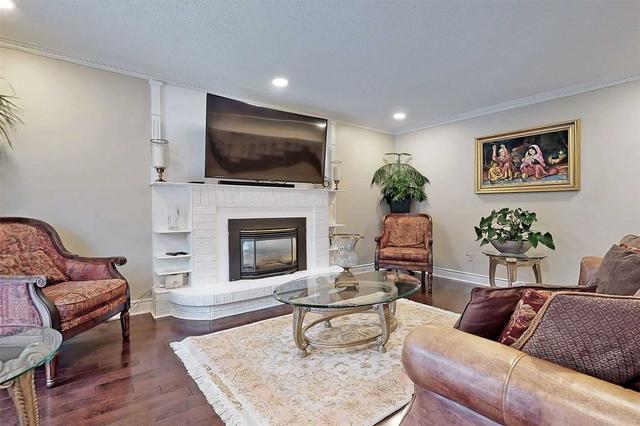 8 Atwood Crt, House detached with 4 bedrooms, 4 bathrooms and 6 parking in Markham ON | Image 11