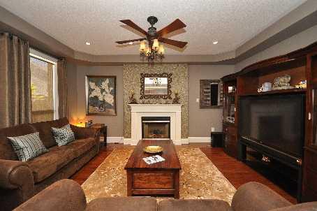 873 Cousens Terr, House detached with 4 bedrooms, 4 bathrooms and 4 parking in Milton ON | Image 4