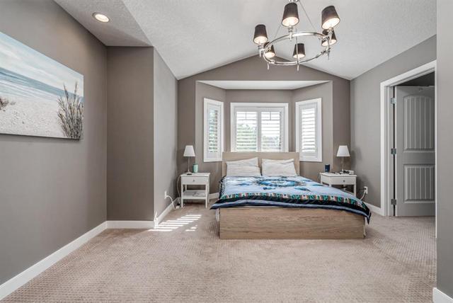 3327 40 Street Sw, Home with 4 bedrooms, 3 bathrooms and 2 parking in Calgary AB | Image 13