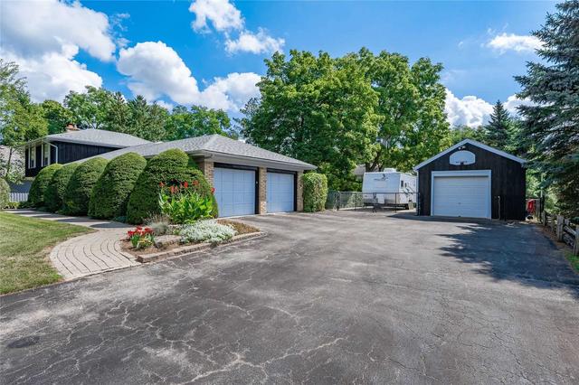 6316 Mcniven Rd, House detached with 4 bedrooms, 3 bathrooms and 15 parking in Burlington ON | Image 23