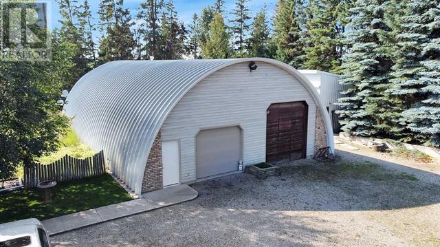37156b C & E Trail, House detached with 4 bedrooms, 3 bathrooms and 8 parking in Red Deer County AB | Image 37