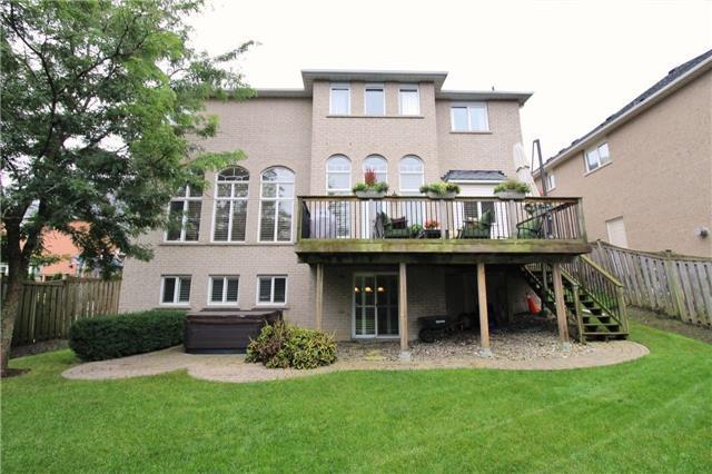 30 Gleave Crt, House detached with 4 bedrooms, 4 bathrooms and 5 parking in Aurora ON | Image 3
